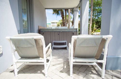 Holiday Isle House | 42 Palms Has it All ! 5 Min Walk to Beach.