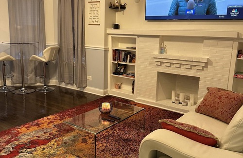 South Shore Apartment | 420 at Cheltenham 4BR