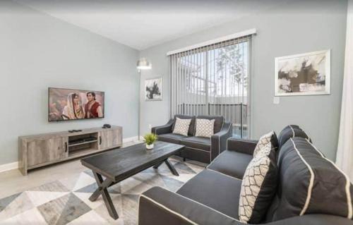 Four Corners House | 440OC Weekly Stay 4BR Th With Pool