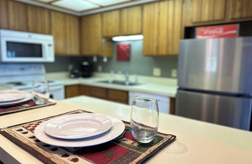 Conway House | 45' Crooked Lake Frontage + Dog Friendly