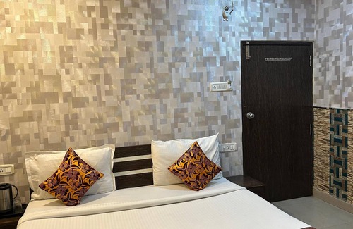 Varanasi Hotel | 45-room hotel in delightful Varanasi with WiFi, AC. Unwind in comfort