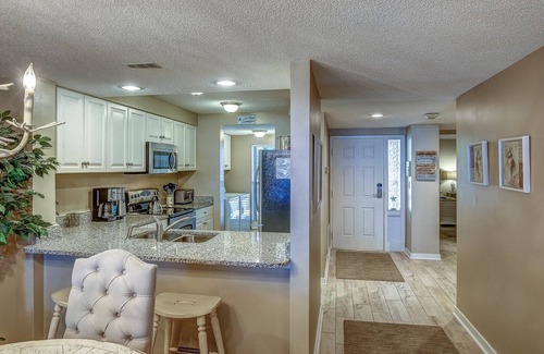 Palmetto Dunes Condo | 464 Captains Walk - 2 bedroom, 2 bath villa convenient to the beach!