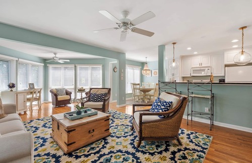 Kiawah Island Condo | 4689 Tennis Club: 2BR, Sunroom, Walk to Beach, $250 Beach Gear/Bike Credit