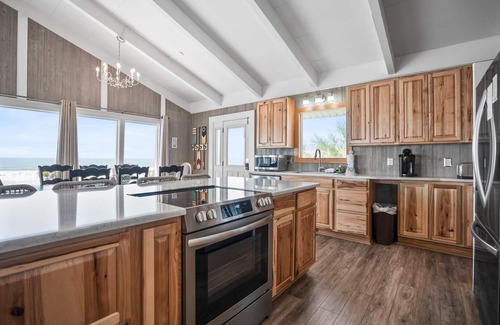 Saint Helena Island House | 470 Tarpon Blvd