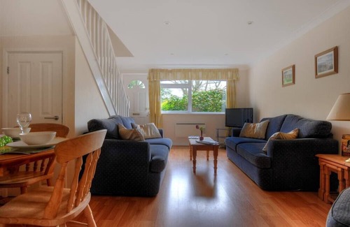 Charmouth Cottage | 48 Fernhill Heights