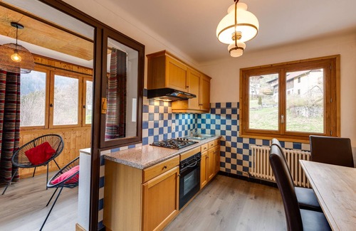 Flumet Apartment | 48m2 rental in chalet with pool view