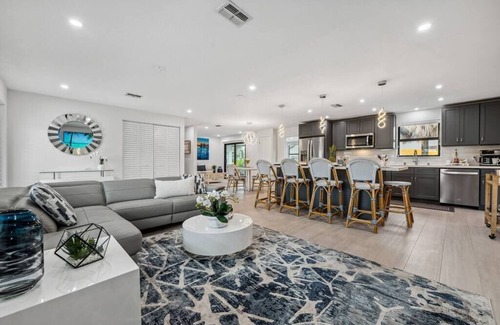 Connors House | 493 BayBreeze Retreat · Waterfront w/Heated Pool!