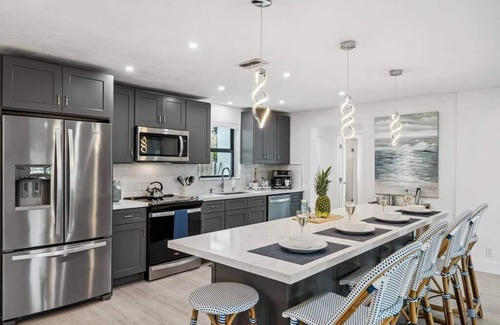 Connors House | 493 BayBreeze Retreat · Waterfront w/Heated Pool!