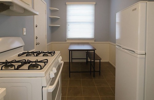 Old Town Apartment | 4A Entire Unit Free Wi-Fi LAX Disney Beach Farmers Market Torrance, Large, Cozy