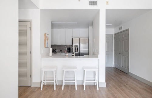 Charlotte Center City Apartment | 4B/2BA Premium Family Apartment with Gym