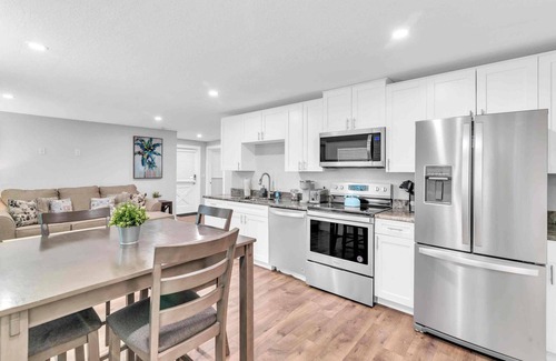 Safety Harbor Cottage | 4B- Newly Renovated 2/1 at Coastal Cottages
