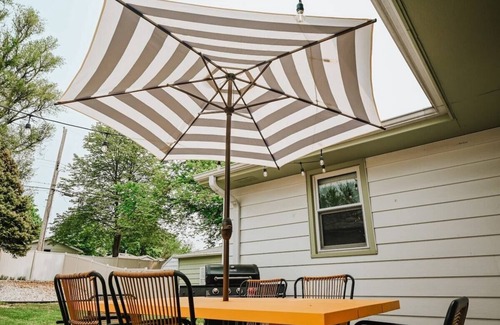 Lincoln House | 4bd 2b 9 guests | Great Backyard | Ping Pong Table