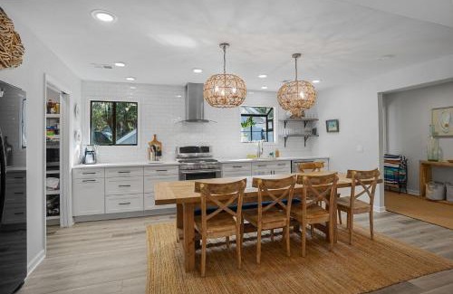 Saint Helena Island House | 4bd/3ba - Renovated Center Island Home & Garage Apt - Amenity Cards Avail - Pets ok