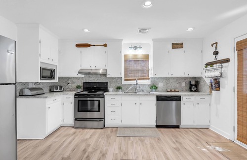 Cherry Grove Beach House | 4BD Charming Beach Home-Pet Friendly-Cherry Grove