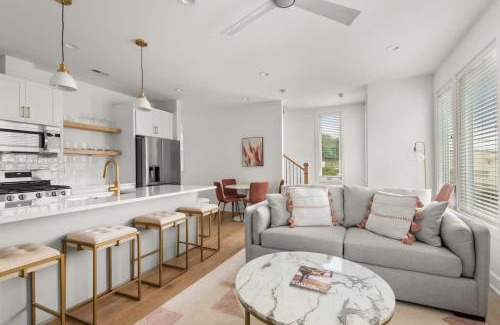 Nashville House | 4BD Townhome East Nash with Rooftop 12ppl
