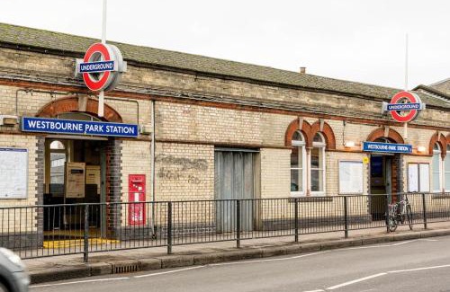 Westbourne Villa | 4BD Townhouse - Paddington!