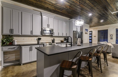 Pickens Cabin | 4bdr with expansive game room and amenities for all!