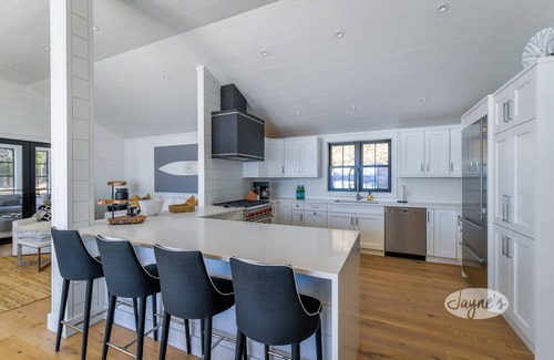 Port Carling Cottage | 4bdrm 3 bath super elite cottage on Lake Joe! SW exposure! All-day sun!