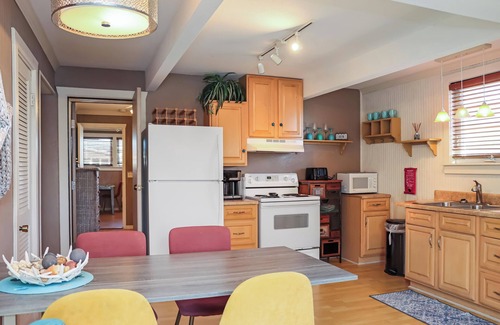 Port St. Joe House | ☀️4BR-1 Block from Beach-Pet Friendly-Sea Hook☀️