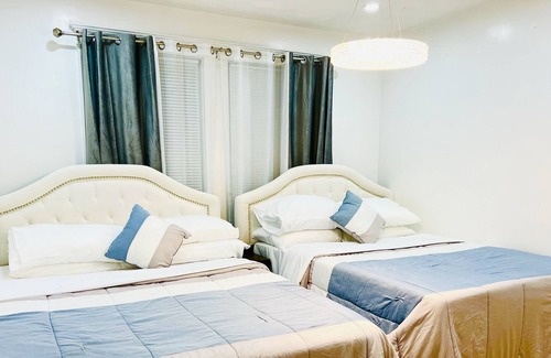 Quincy Apartment | 4BR 2BA 7BEd WOLLASTONBEACH/NearBOSTON Davis