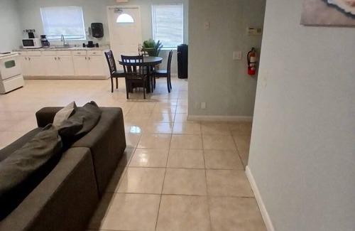 Singer Island Apartment | 4BR 2BA Near Beach Perfect For Familes