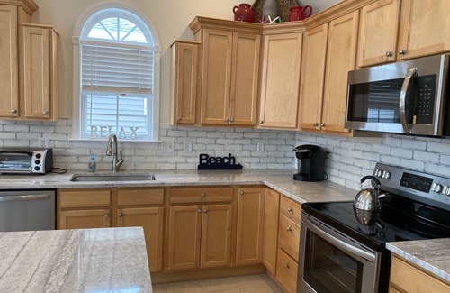 North End House | 4BR - 3 Bath/9th & Central