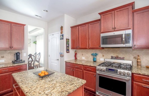 Durham House | 4BR/3BA, 3600 SF, Luxury Home in RTP - 10 Mins to RDU and Near Duke and UNC