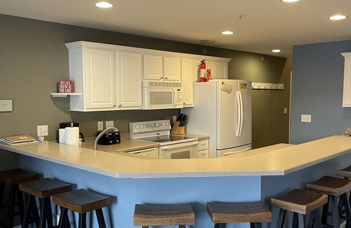Camdenton Condo | 4BR/3BA Luxury Lakefront, Penthouse Executive Clearwater Condo w/12x32 boat slip