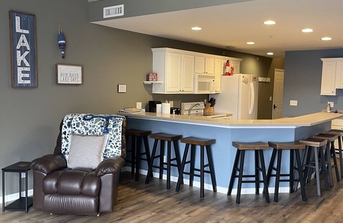 Camdenton Condo | 4BR/3BA Luxury Lakefront, Penthouse Executive Clearwater Condo w/12x32 boat slip