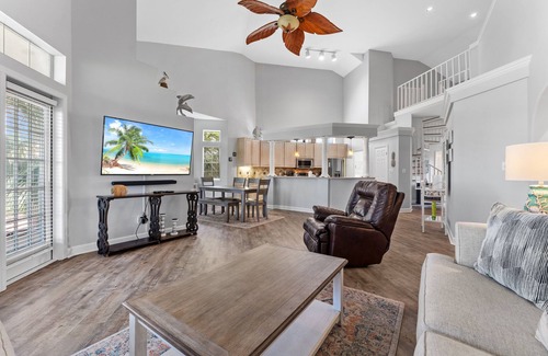 Sandestin Condo | 4BR Beach Villa w/6-Seat GOLF CART! Screened Balcony. Near Pool, Beach Tram.