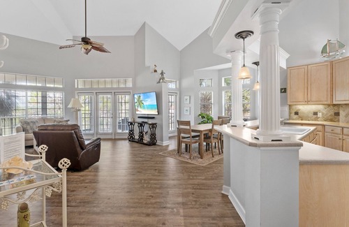 Sandestin Condo | 4BR Beach Villa w/6-Seat GOLF CART! Screened Balcony. Near Pool, Beach Tram.
