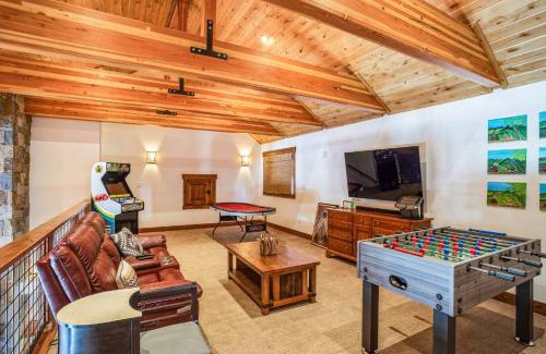 Truckee House | 4BR Cabin with Hot Tub – Ultimate Truckee Escape cabin