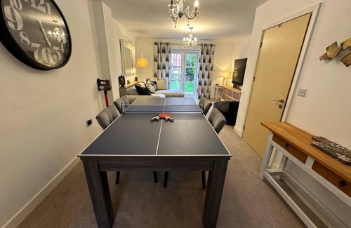 Crewe Apartment | 4BR Cheshire East/Townhouse/Central - Close to Bentley