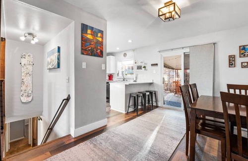 Alta Vista Area Apartment | 4BR Family Home | 2 King Beds | Firepit | BBQ | Fenced Yard