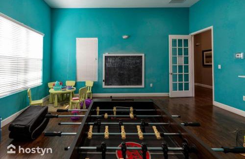 West Kissimmee House | 4BR Family Townhouse Steps to Disney