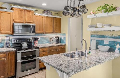 Fayetteville House | 4BR Game-Day Retreat - Foosball & Fire Pit