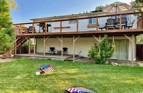 West University House | 4BR Getaway: Gym,Office & Volleyball Near Downtown