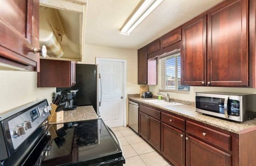 Encanto House | 4BR Home | Near Downtown & Phoenix Light Rail