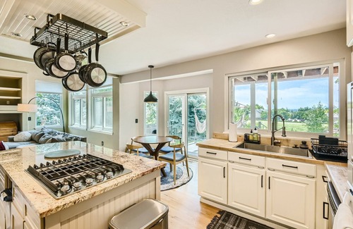 Scenic Heights House | 4br home with Mountain Views - Central to Arvada, Golden, Boulder & Denver