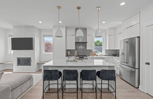 Downtown House | 4br House Ensuite with Amazing Day & Night Roof Top Views in Raleigh