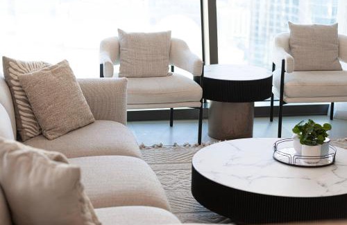 Downtown Dubai Apartment | 4BR Luxury Apartment with Burj Khalifa View and Direct Dubai Mall Access - Pool and PS5 Included