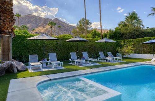 Vista Las Palmas House | 4BR MidCentury Alexander Home in Vista Las Palmas