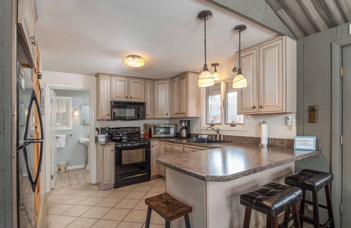 Ludlow Cabin | 4BR mountain cabin w/deck & fireplace
