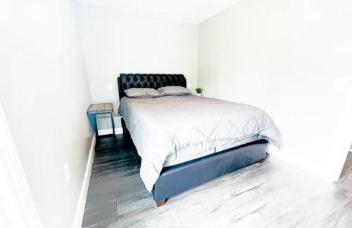 Niagara Falls House | 4BR Niagara Getaway-Prime Location