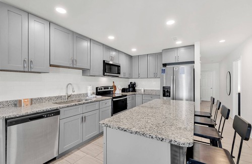 Ocean Drive Condo | 4BR Oceanfront Unit w/Pool - The Crestwind at Sea House Villas