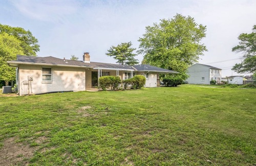 Newark House | 4br Retreat Near Christiana Mall & Ud Game Room, Patio, Golf Course View 4 Bedroom Home