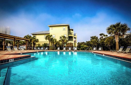 Miramar Beach House | 4BR seconds to beach Free Beach Srvc