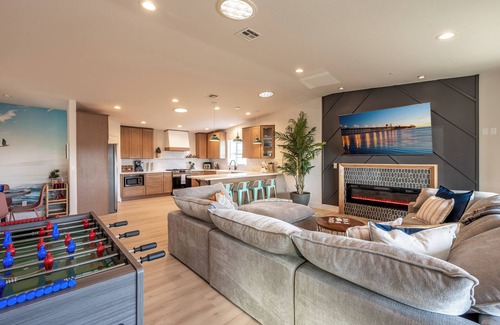 South Oceanside House | 4BR w ensuite Bathrooms. Sauna, next to beach, restaurants, 15min to Legoland