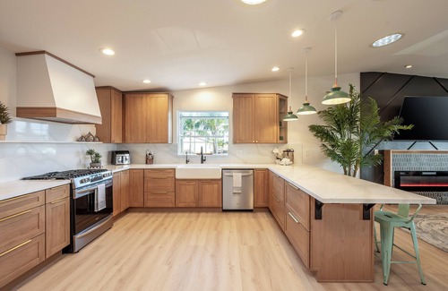 South Oceanside House | 4BR w ensuite Bathrooms. Sauna, next to beach, restaurants, 15min to Legoland