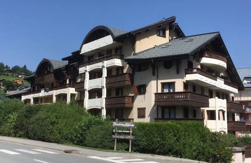 Saint-Gervais-les-Bains Apartment | 4th Floor Luxurious Apartment with Beautiful Mountain Views
